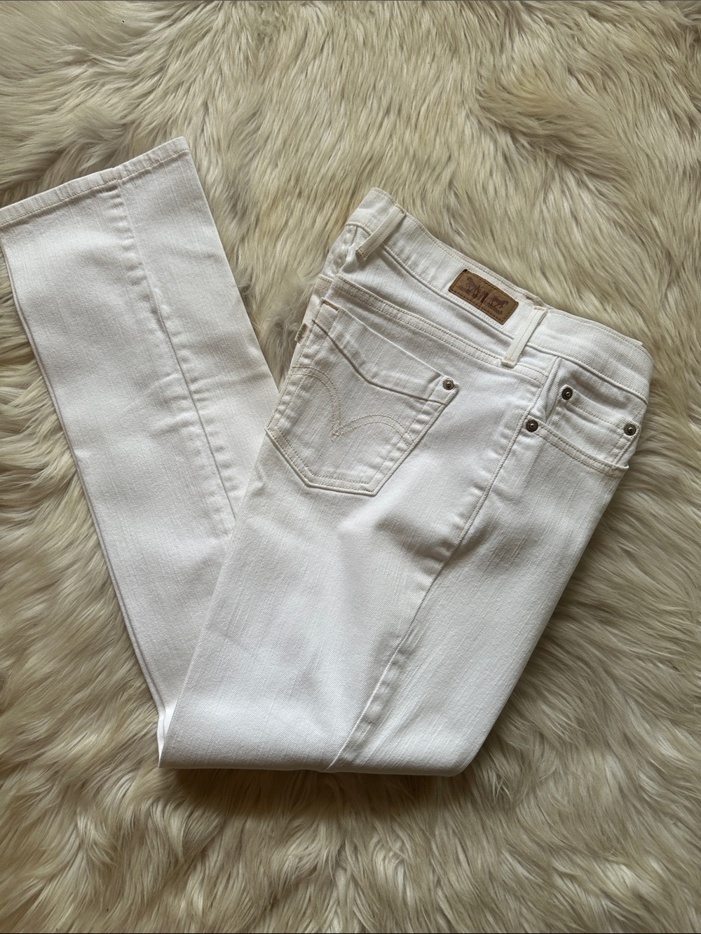 NWOT Levi's Women's White Straight Leg Jeans